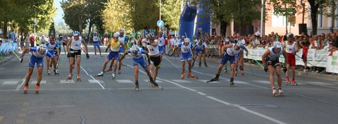 La volata della mass start di sabato in uno scatto di Detlef Schmidt La volata della mass start di sabato in uno scatto di Detlef Schmidt